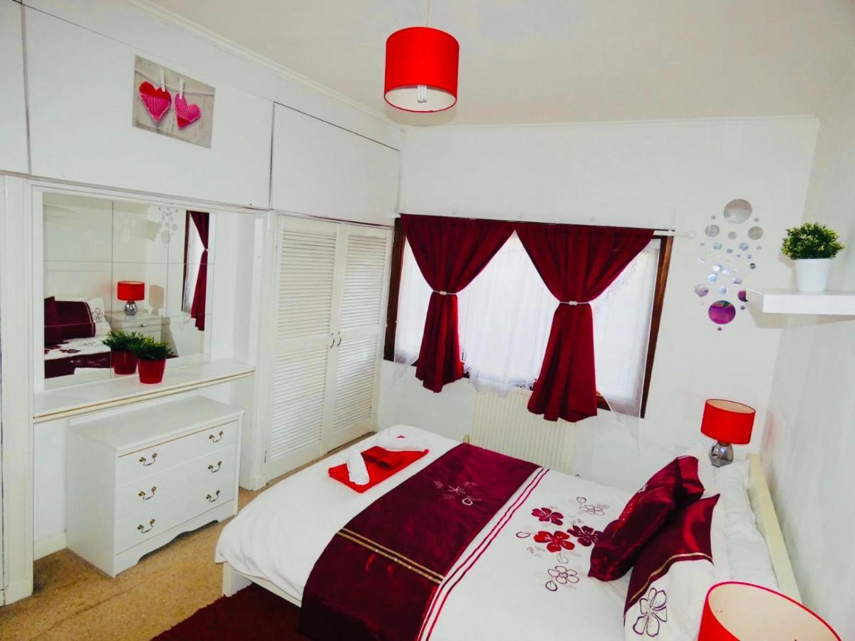 Spacious 3 Bed House With Parking & Good Transport South Norwood Exterior photo